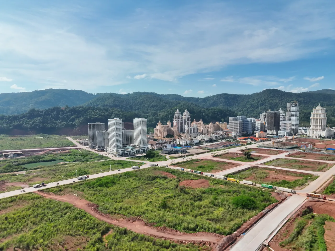 老挝磨丁经济特区城市配套与教育医疗支撑空间